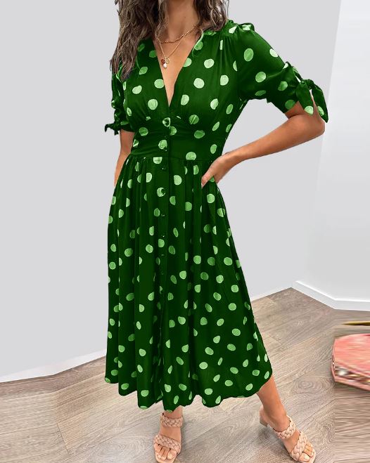 Vestido de lunares con escote en V profundo