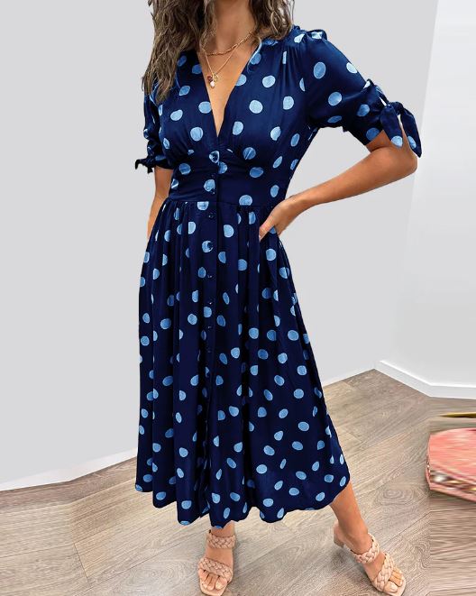 Vestido de lunares con escote en V profundo
