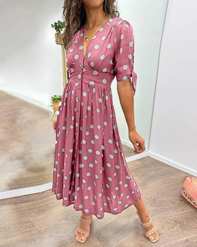 Vestido de lunares con escote en V profundo