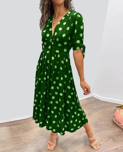 Vestido de lunares con escote en V profundo