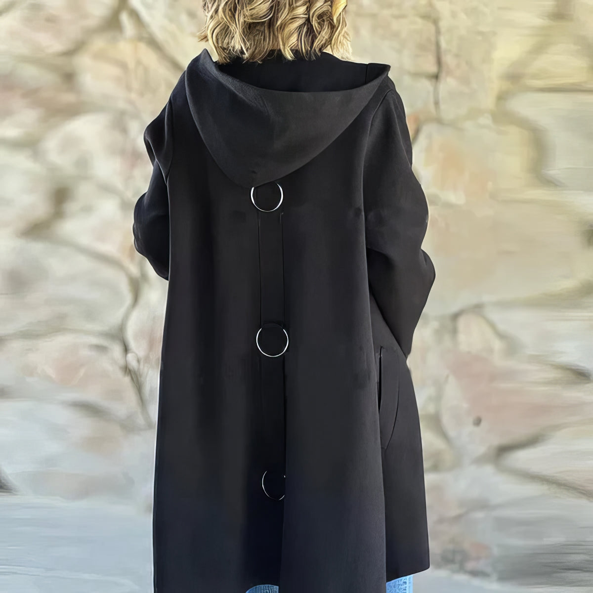 Chaqueta de mujer con fila sencilla de botones y capucha
