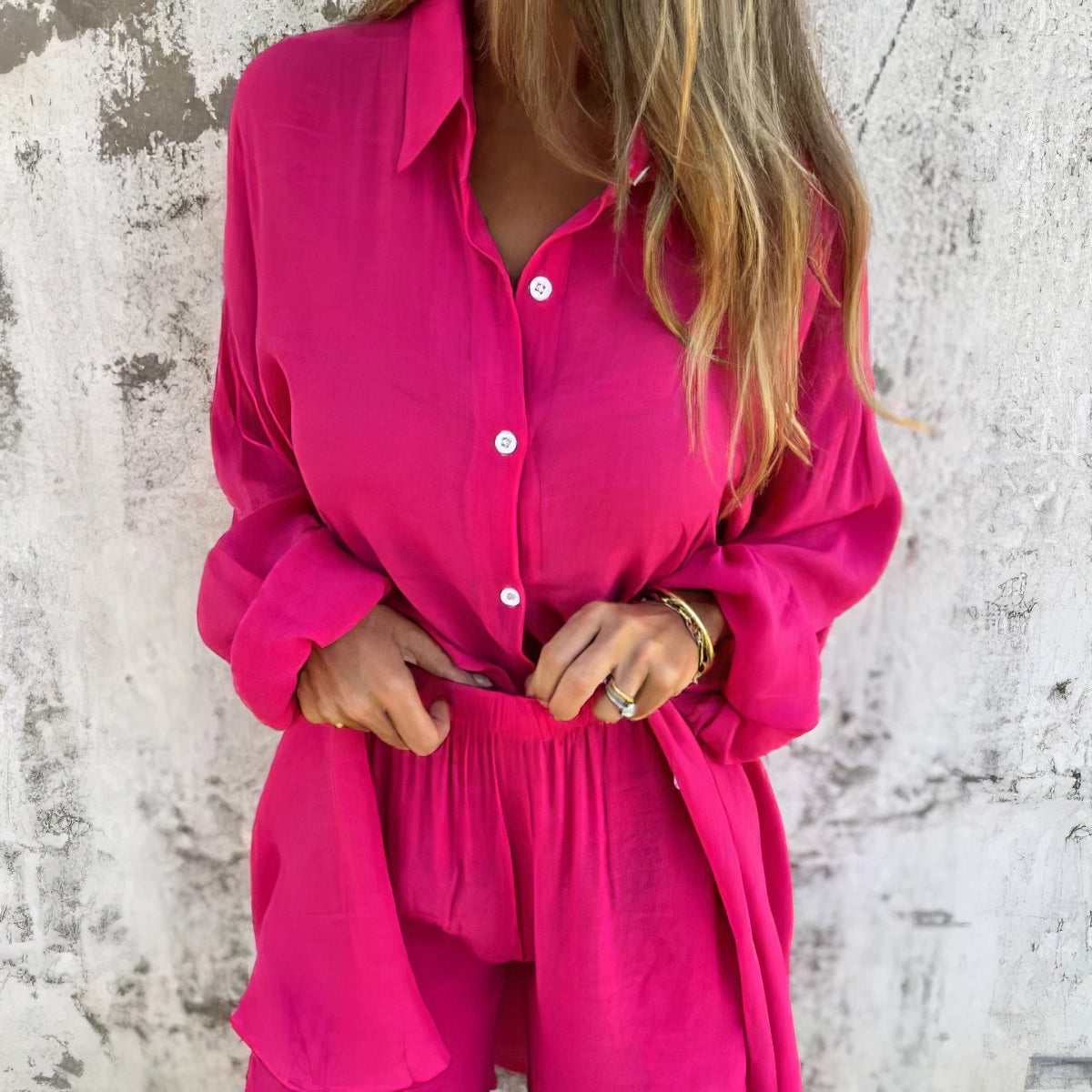 Conjunto casual de dos piezas con mangas largas y pantalones cortos para mujeres