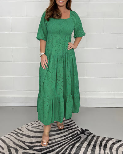 Vestido de color sólido con escote cuadrado